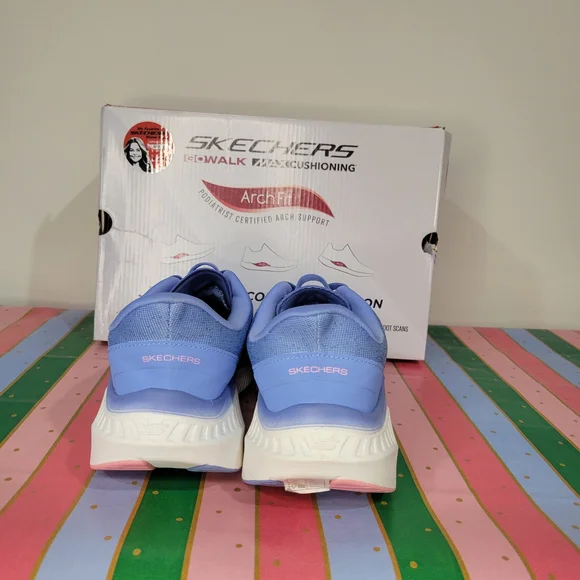 SKECHERS Women's Blue Arch Fit Shoes LIKE NEW - Picture 5 of 9